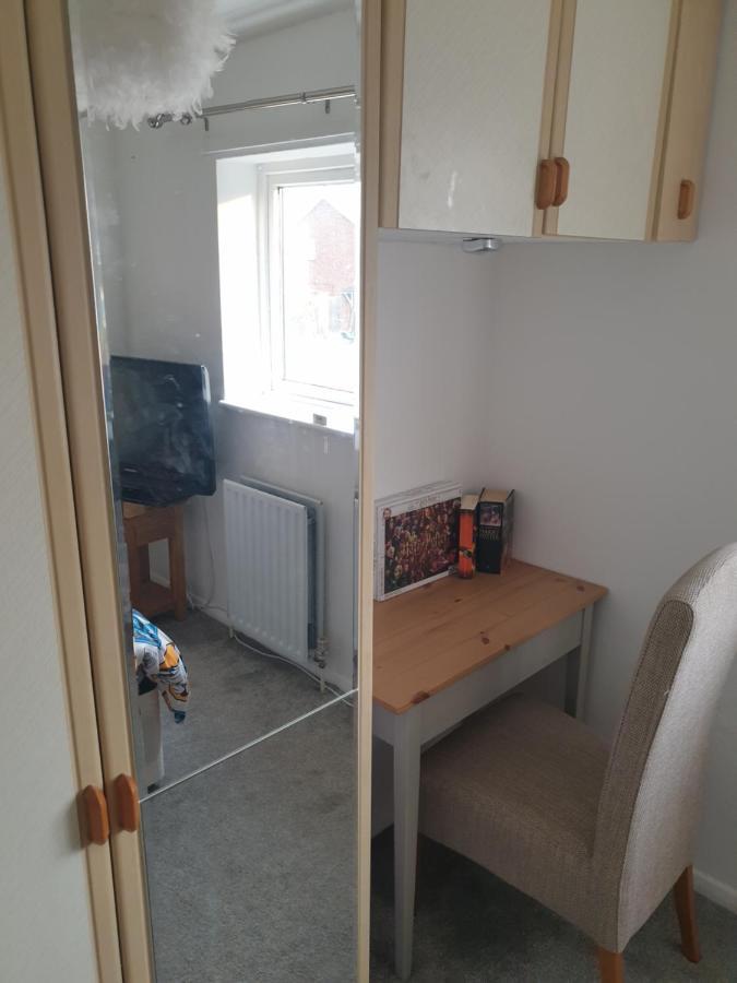 Harry Potter Theme Double Room In Shared House Watford  Exteriör bild