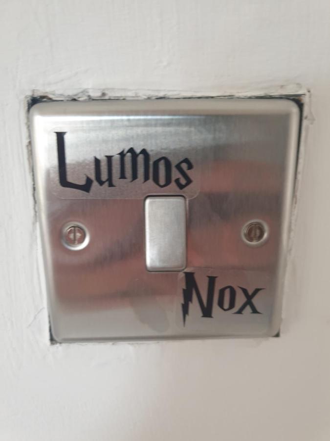 Harry Potter Theme Double Room In Shared House Watford  Exteriör bild