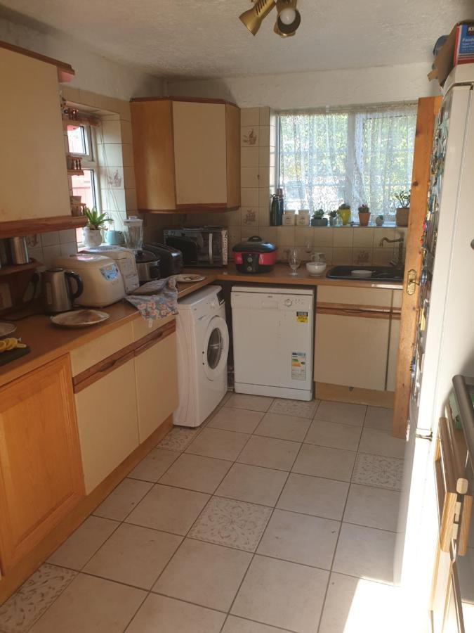 Harry Potter Theme Double Room In Shared House Watford  Exteriör bild